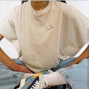 Nike Sportswear Women's Gray Earth Day T-shirt